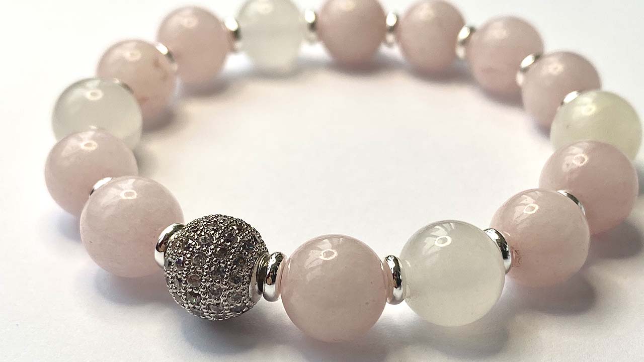 Armbänder aus Steinen in Deutschland