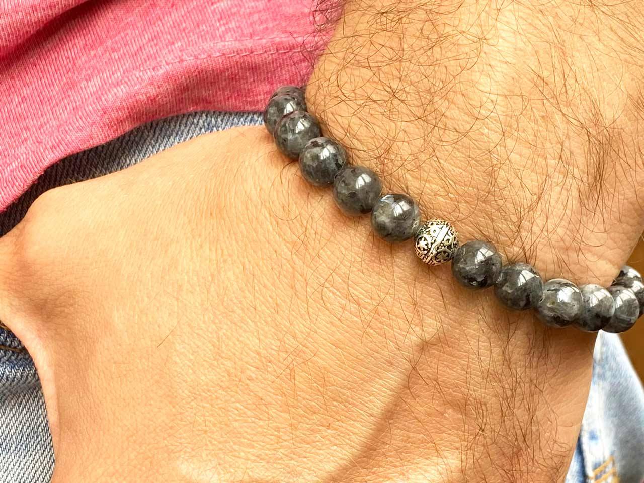 Herrenarmband aus Stein