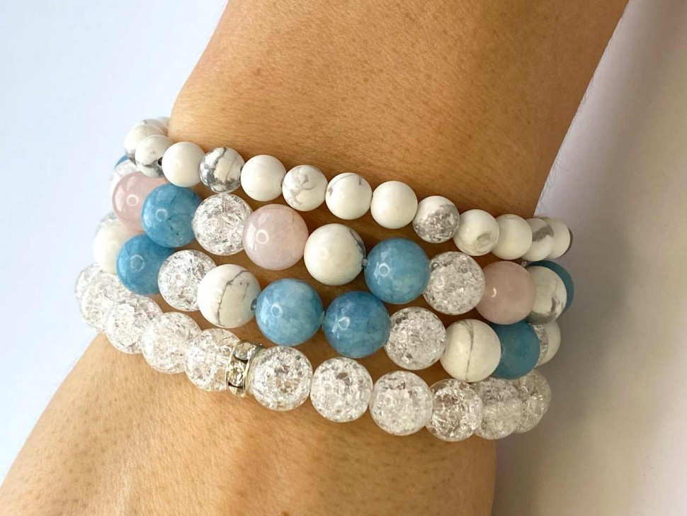 Set aus Quarz, Aquamarin, Kristall und Kaholong-Armbändern D4621