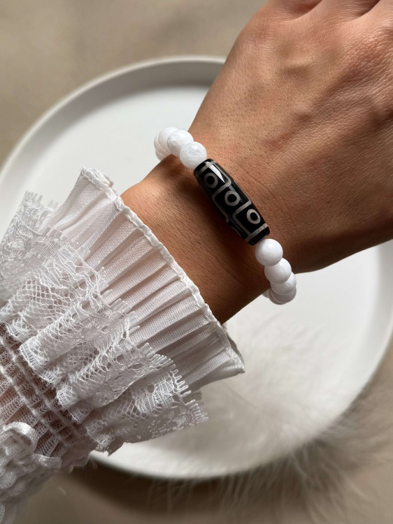 Weißes Armband aus Jade mit Dzi-Perle 4996