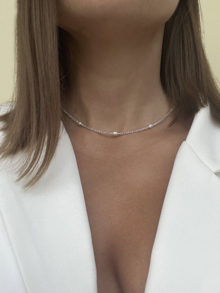 Silberner Zirkonia-Choker mit Perlen D5077