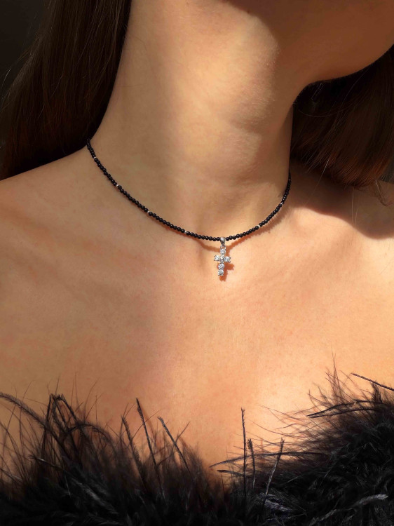 Choker aus schwarzem Achat mit Kreuz 5215