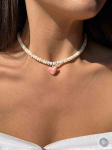White choker with a heart pendant 4889