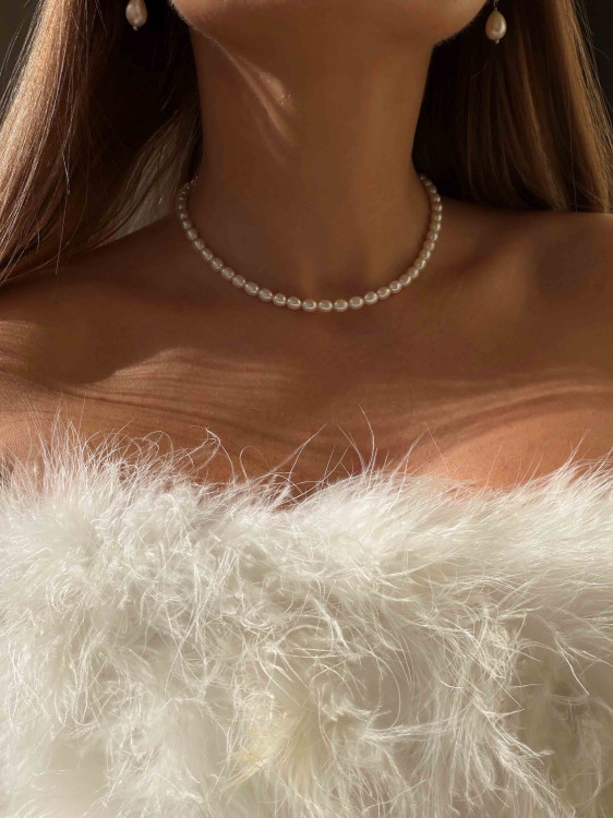 Weißer Choker mit Perlen 4890