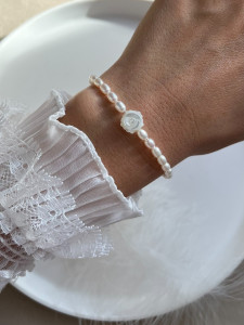 Perlenarmband mit Rosenanhänger 5810