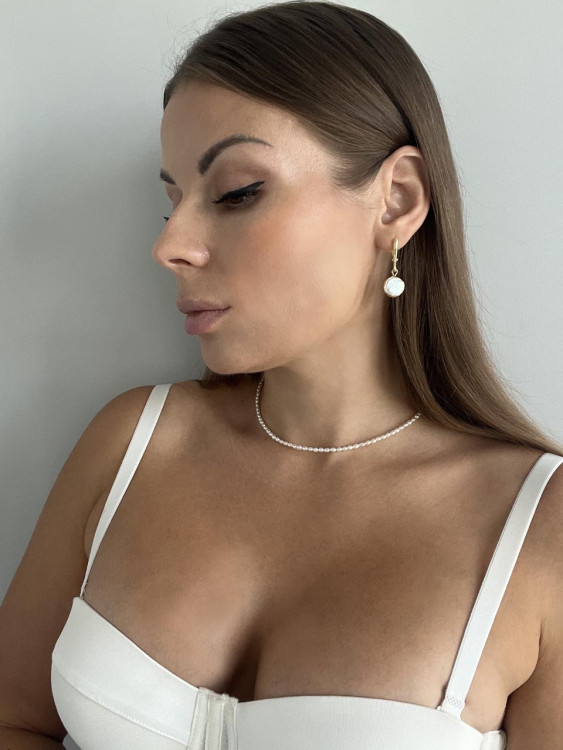 Choker made of small pearls with gold hardware 5350