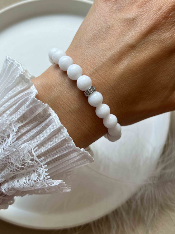 Weißes Armband aus Nephrit mit Zirkonia 4579