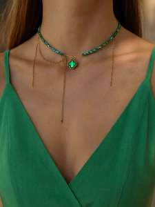 Shiny necklace with a horseshoe charm 5470