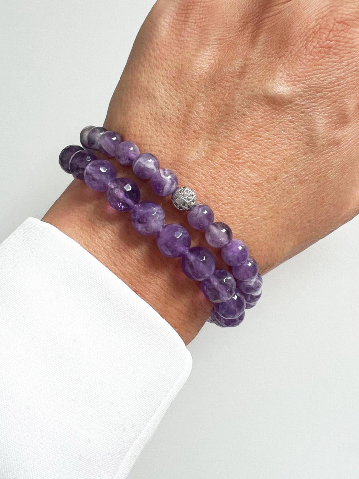 Set aus Armbändern aus natürlichen Amethyststeinen D4957
