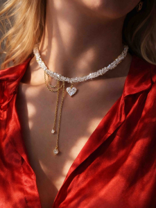 Lebijou necklace with shimmering crystal heart and chain 5560