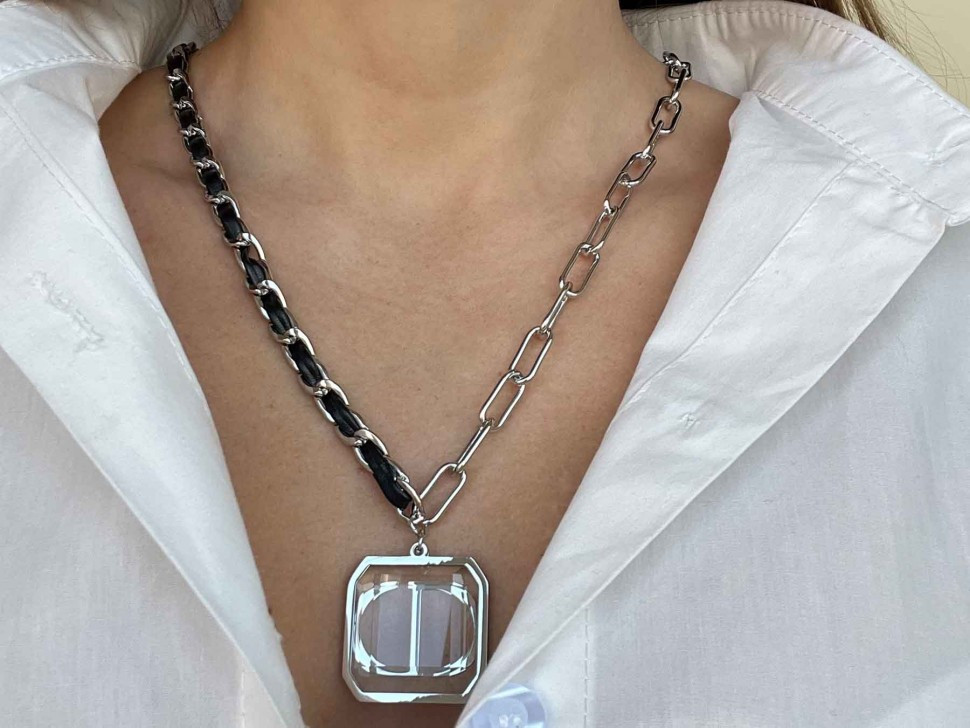 Stylische Kette mit Anhänger D4922
