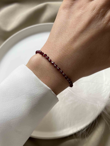 Garnet Bracelet in Silver 5621