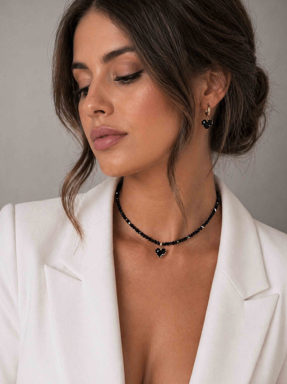Schwarzer Choker mit Herzanhänger 5380.