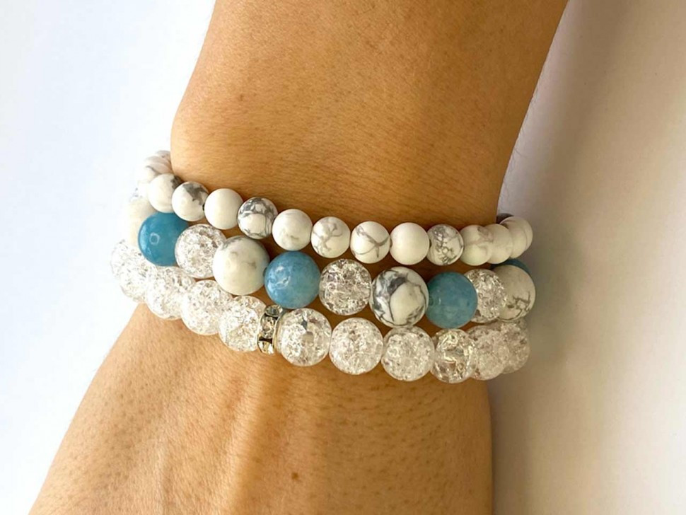 Armbandset aus Aquamarin-, Kristall- und Kaholong-Steinen D4619