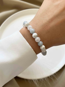 Bracelet made from natural stones: aquamarine, crystal, and carnelian 4520