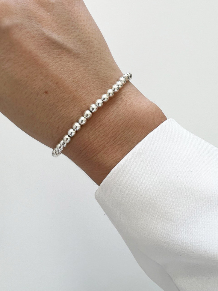Armband aus Perlen mit Silberbuchstaben D4904