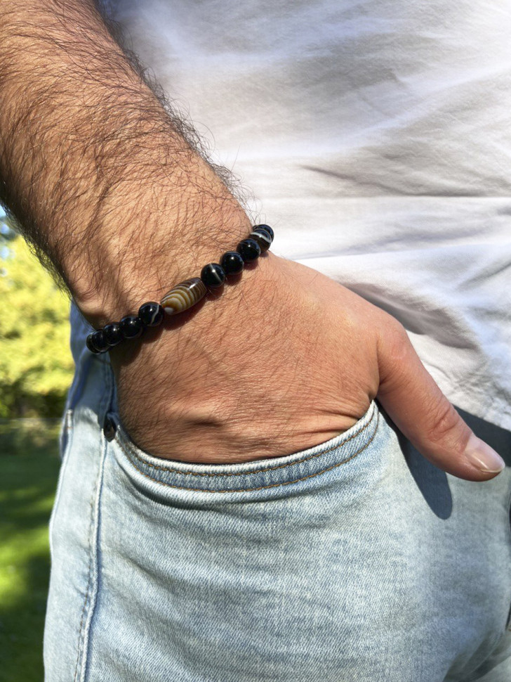Herrenarmband auf Gummiband mit Steinen D4674