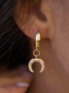 Gold earrings with moonstone 5499