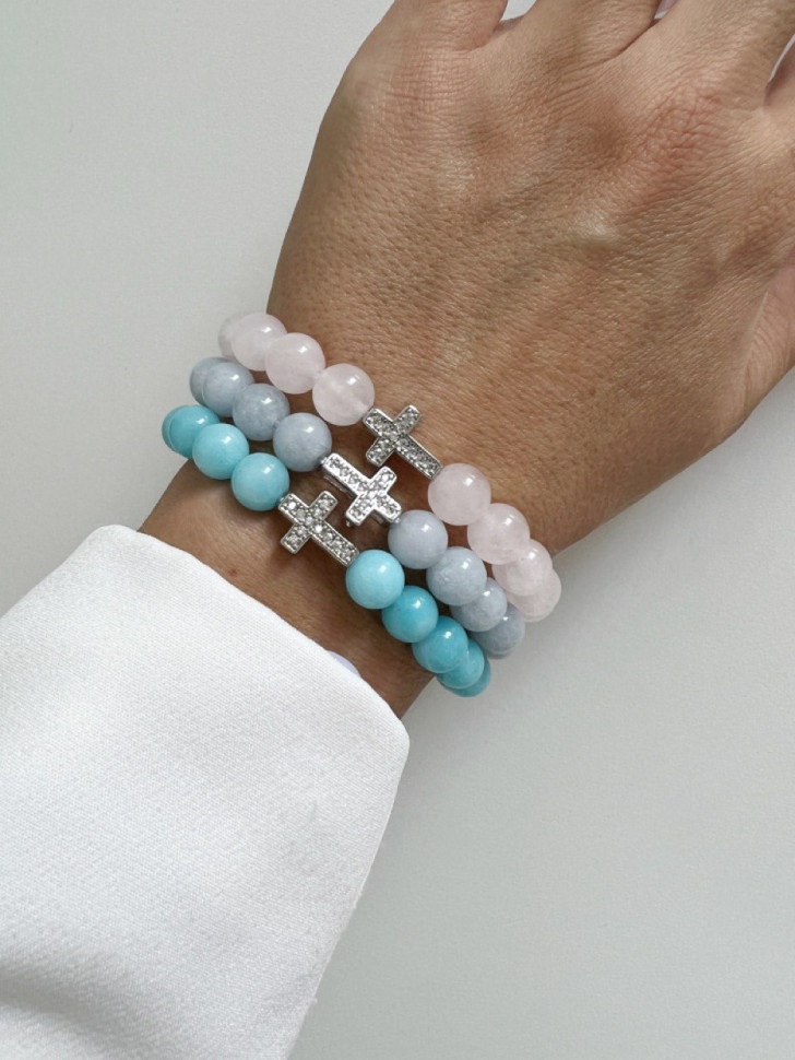 Set aus Armbändern mit Kreuzen D4630