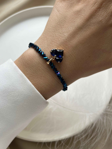 Blue shimmering bracelet with a heart 5588