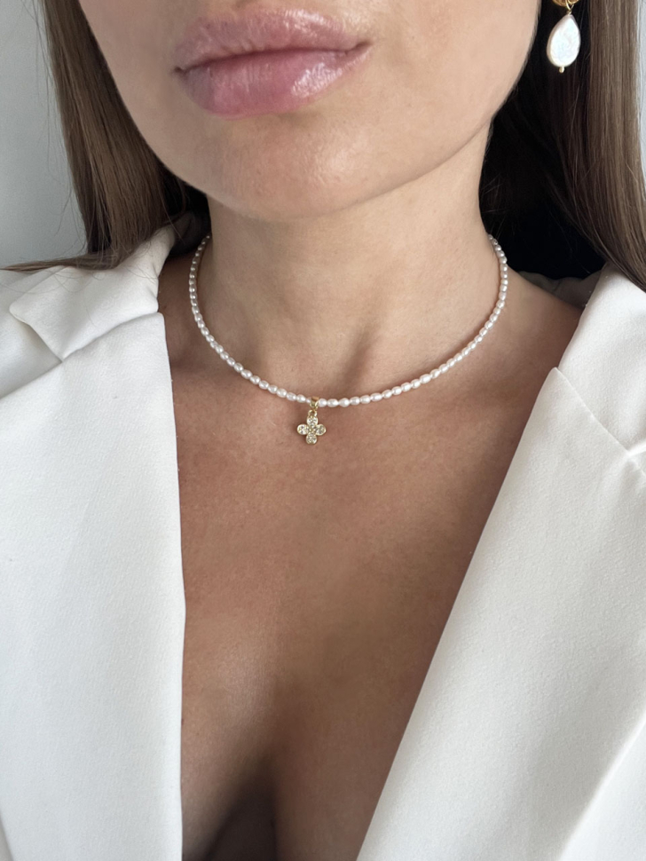 Perlenchoker mit Blumenanhänger D4941