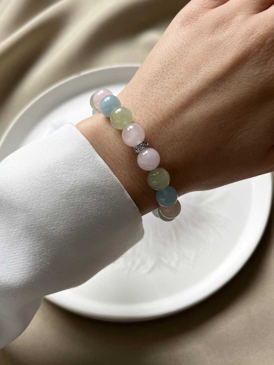 Women's bracelet made of natural morganite stone 4969