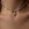 Choker mit Bärenanhänger aus natürlichen Steinen in Weiß D4887