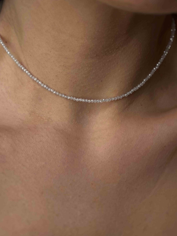Durchsichtiger Choker aus natürlichen Steinen D4768