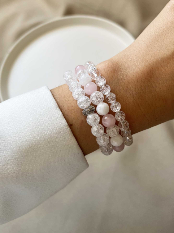 Set mit Armbändern aus Naturstein 4657