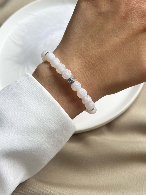 White bracelet 1119
