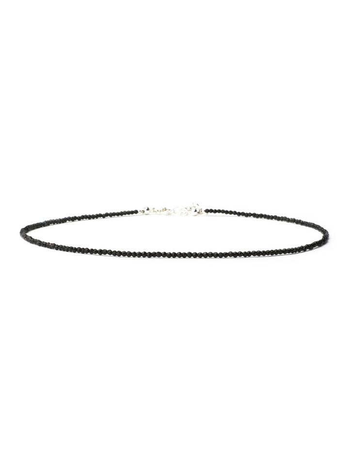 Schwarzer funkelnder Spinell-Choker D4702